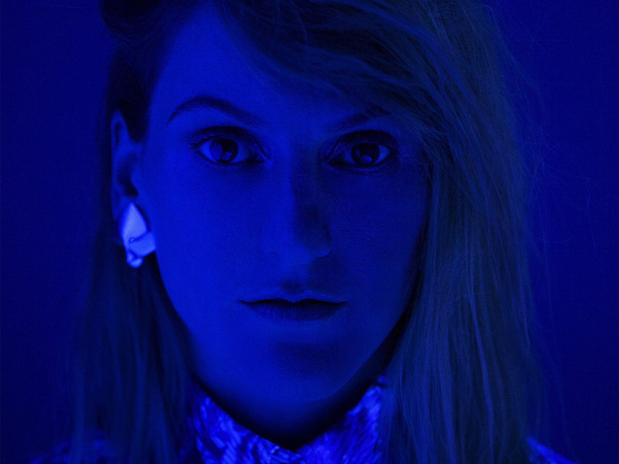 Blondino-chanson-francaise-concert-chanteuse-parole-envoutante